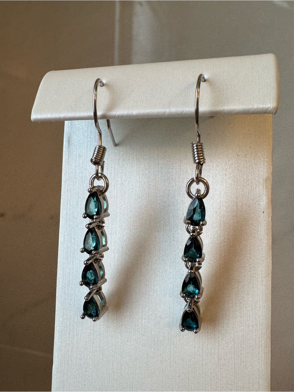 Dangling topaz earrings pear shape teardrop hook silver gemstone - Picture 3 of 3